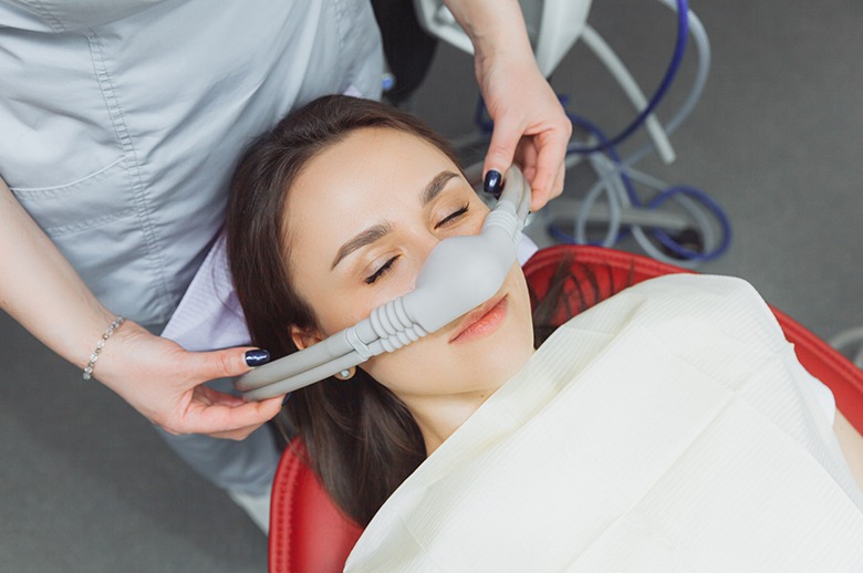 Cleaning Invisalign aligners effectively