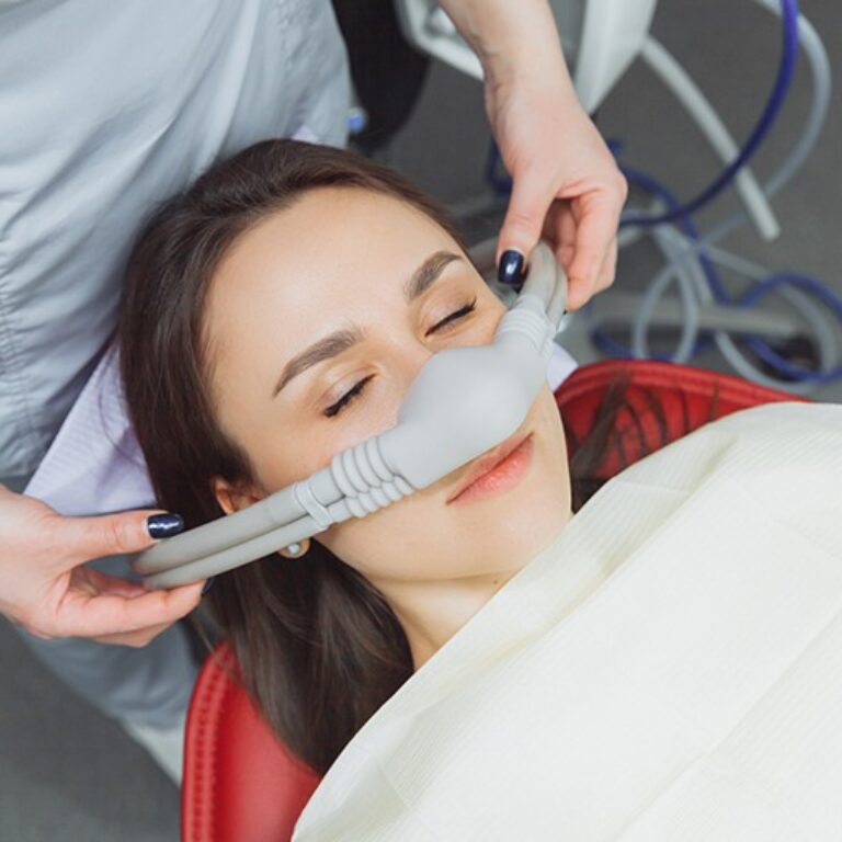 Cleaning Invisalign aligners effectively